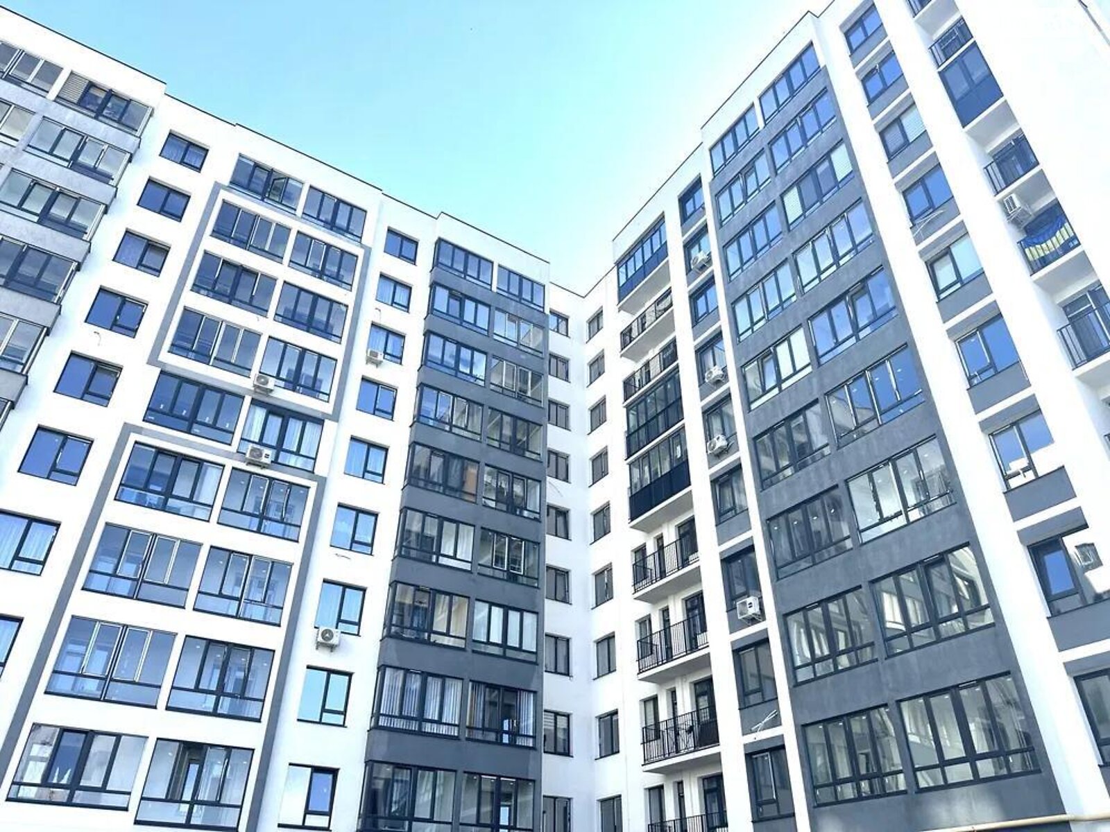 Продажа однокомнатной квартиры в Львове, на ул. Длинная 3А, район Лычаковский фото 1 Продажа однокомнатной квартиры в Львове, на ул. Длинная 3А, район Лычаковский фото 1