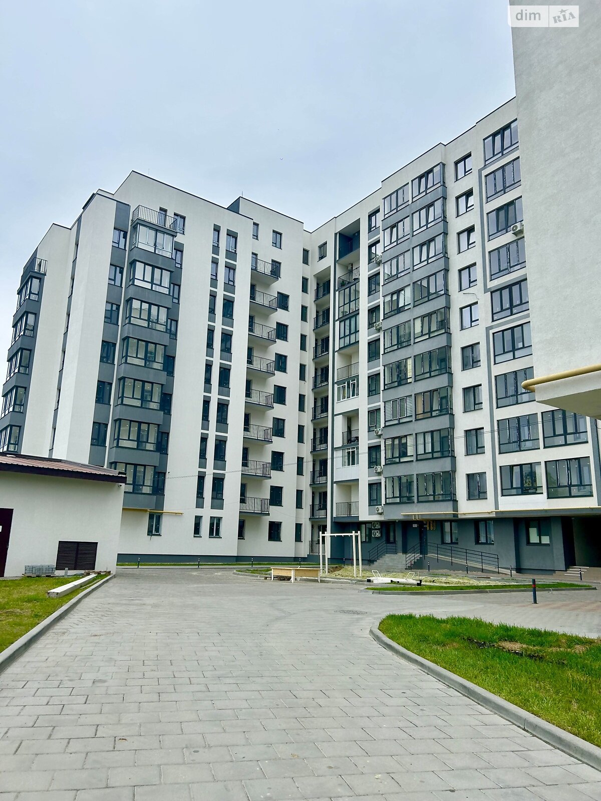 Продажа трехкомнатной квартиры в Львове, на ул. Длинная 30А, район Лычаковский фото 1 Продажа трехкомнатной квартиры в Львове, на ул. Длинная 30А, район Лычаковский фото 1