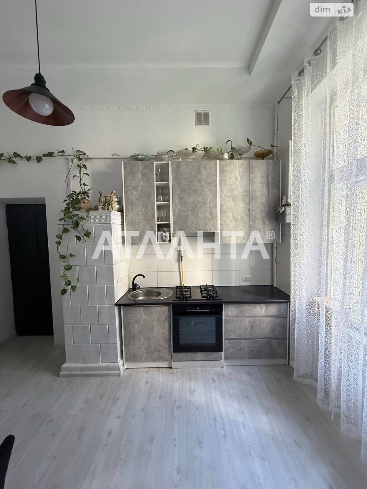 Продаж трикімнатної квартири в Львові, на вул. Дорошенка Петра, район Личаківський фото 1