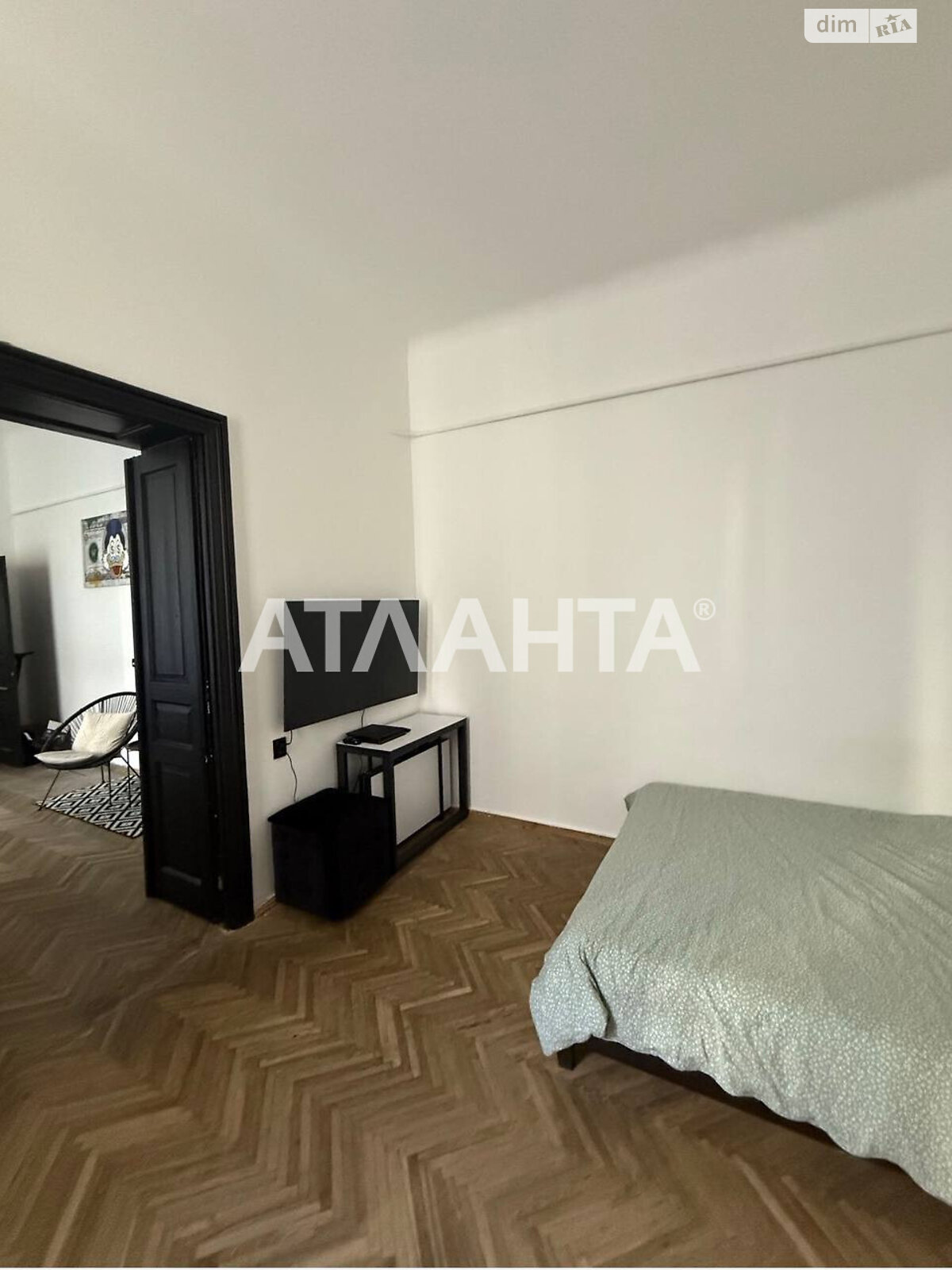 Продаж трикімнатної квартири в Львові, на вул. Дорошенка Петра, район Личаківський фото 1