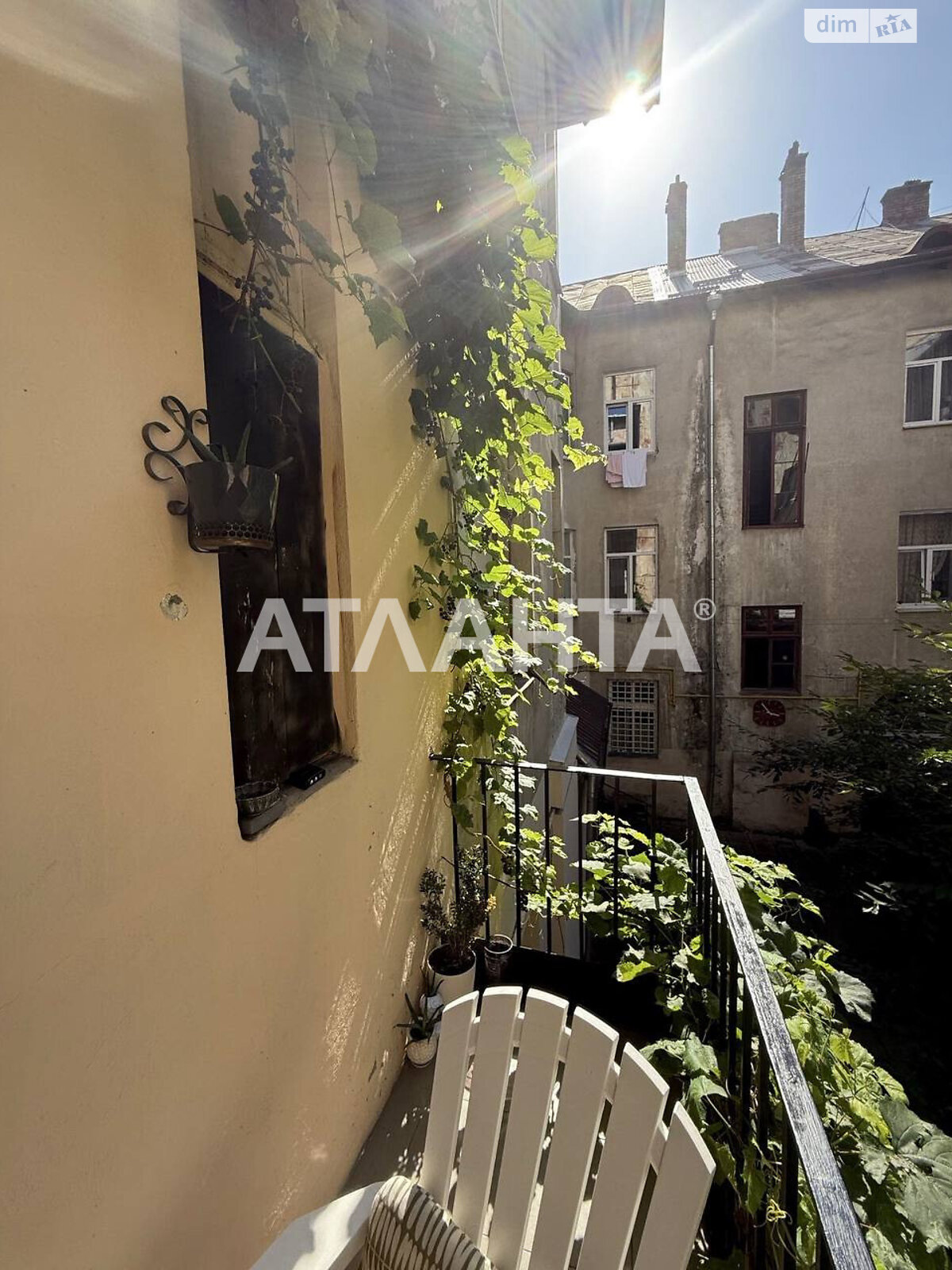 Продаж трикімнатної квартири в Львові, на вул. Дорошенка Петра, район Личаківський фото 1