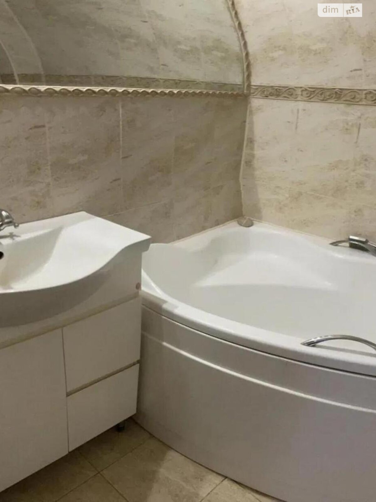 Продажа двухкомнатной квартиры в Львове, на ул. Глинянский Тракт 153, район Лычаковский фото 1 Продажа двухкомнатной квартиры в Львове, на ул. Глинянский Тракт 153, район Лычаковский фото 1