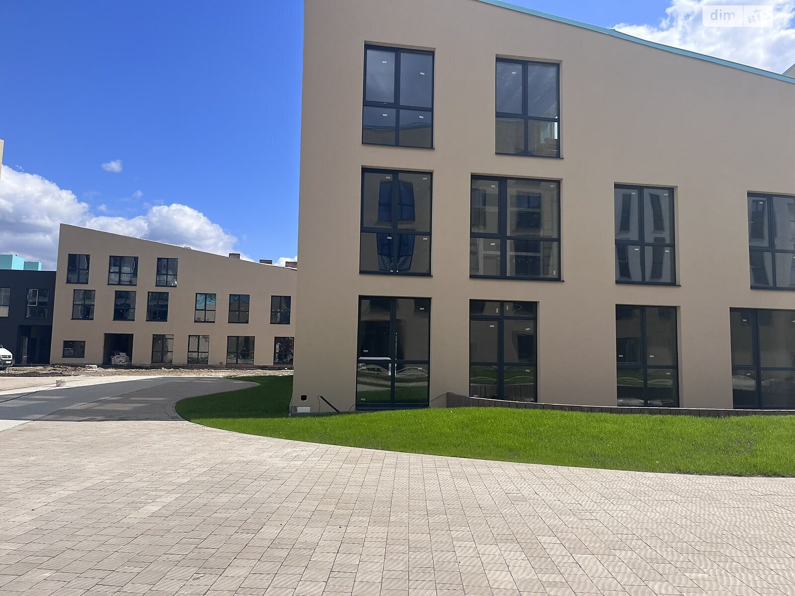 Продажа трехкомнатной квартиры в Львове, на ул. Хмельницкого Богдана 116, район Лычаковский фото 1 Продажа трехкомнатной квартиры в Львове, на ул. Хмельницкого Богдана 116, район Лычаковский фото 1