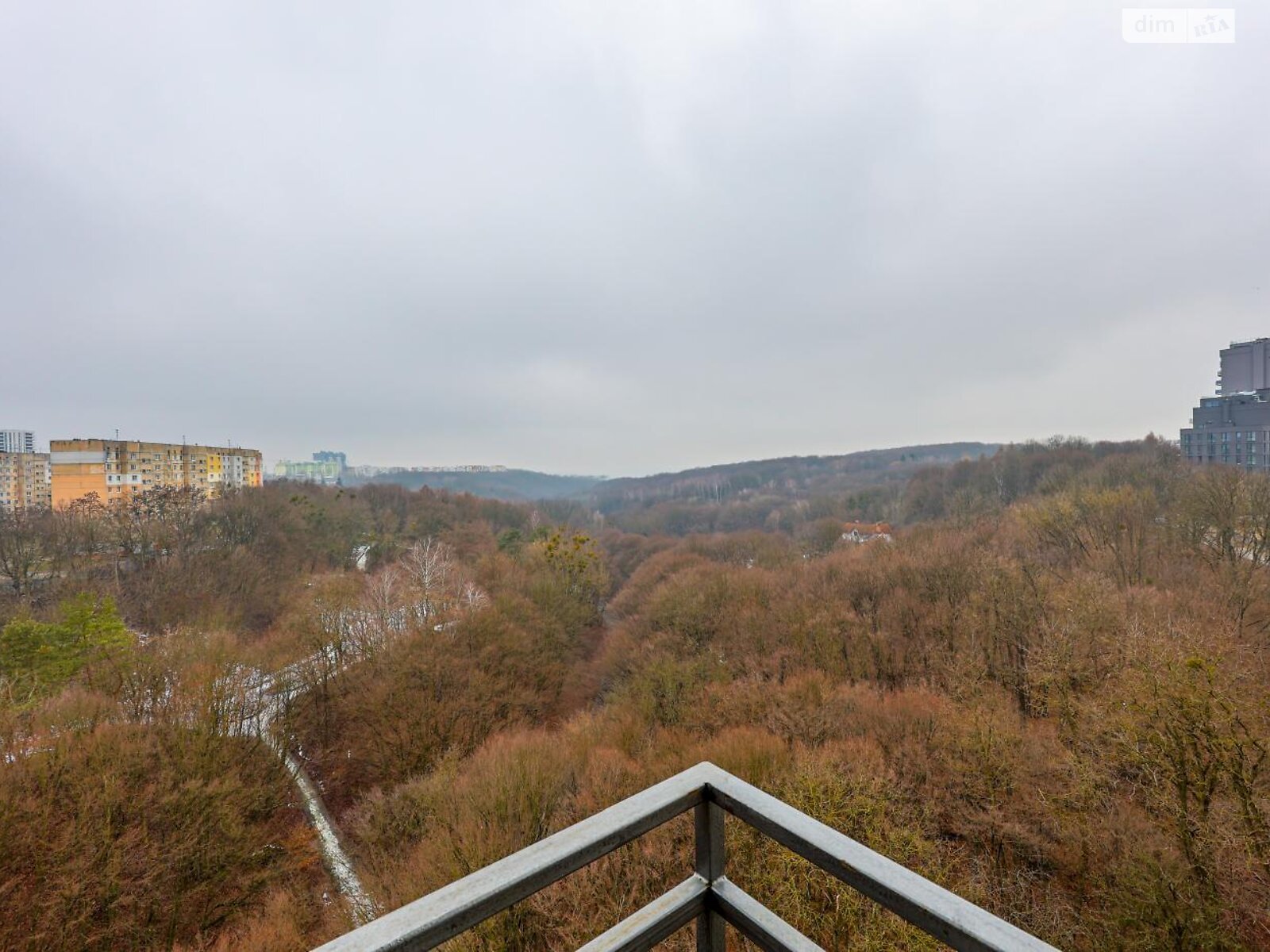 Продаж трикімнатної квартири в Львові, на вул. Пасічна 94Б, район Личаківський фото 1 Продаж трикімнатної квартири в Львові, на вул. Пасічна 94Б, район Личаківський фото 1