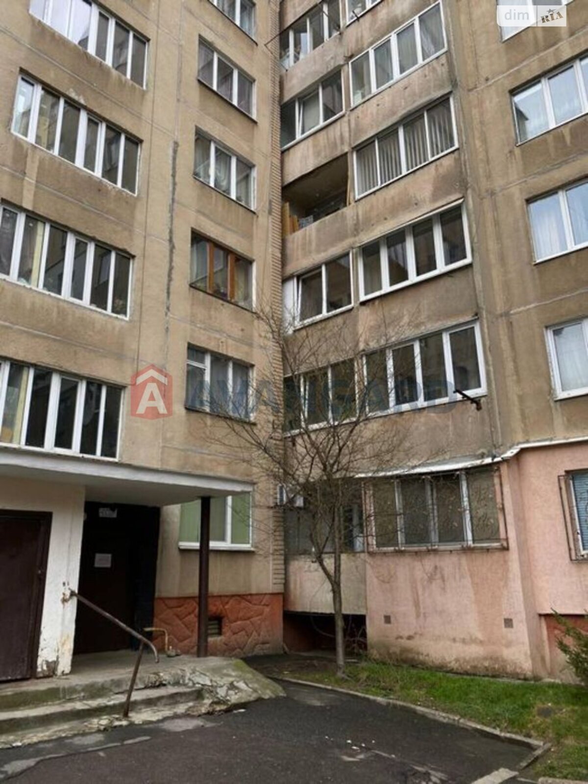 Продаж чотирикімнатної квартири в Львові, на вул. Шафарика 9, район Личаківський фото 1 Продаж чотирикімнатної квартири в Львові, на вул. Шафарика 9, район Личаківський фото 1