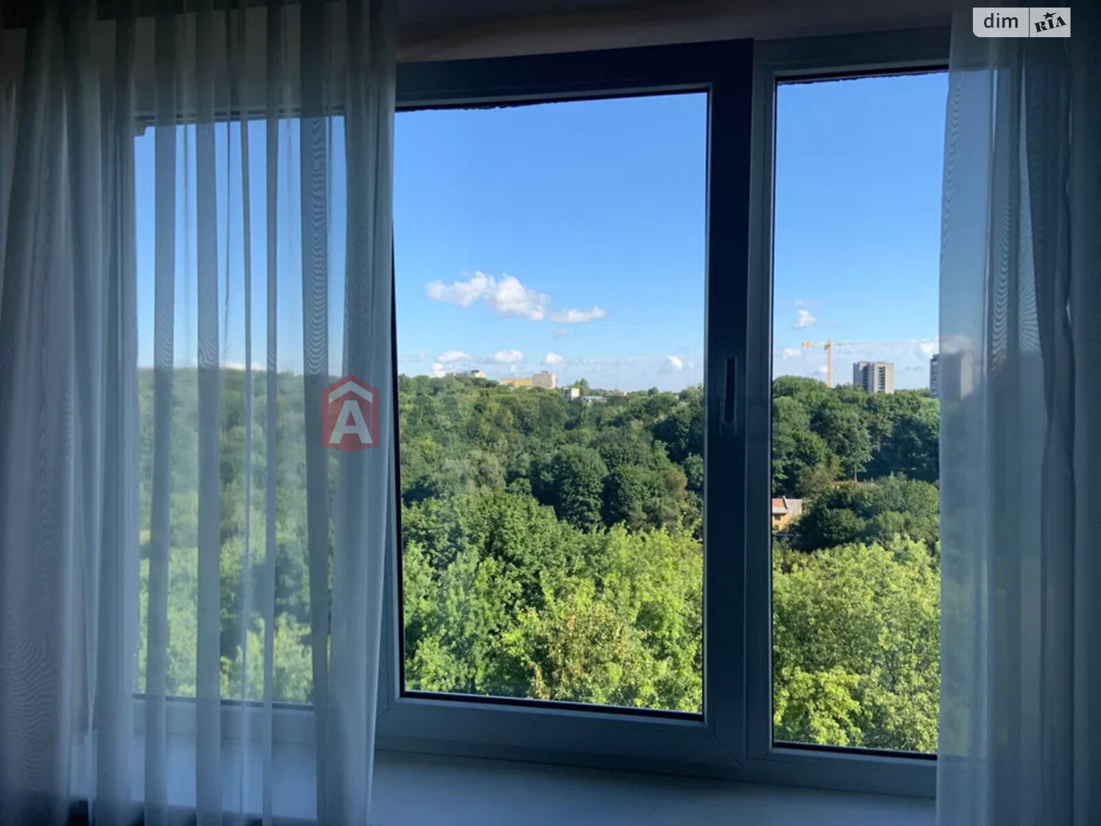 Продажа трехкомнатной квартиры в Львове, на ул. Шафарика 8, район Лычаковский фото 1