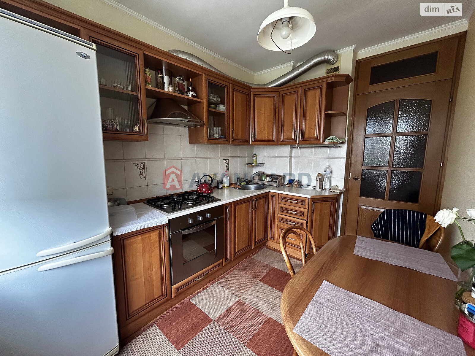 Продажа трехкомнатной квартиры в Львове, на ул. Шафарика 8, район Лычаковский фото 1
