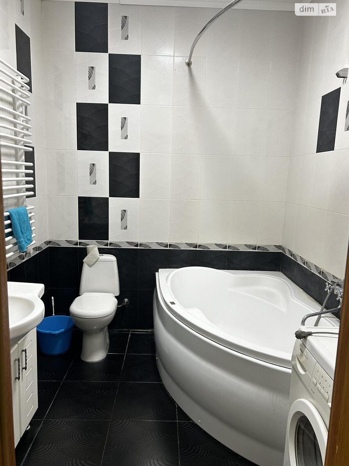 Продажа трехкомнатной квартиры в Львове, на ул. Патриарха Димитрия Яремы 16, район Лычаковский фото 1 Продажа трехкомнатной квартиры в Львове, на ул. Патриарха Димитрия Яремы 16, район Лычаковский фото 1