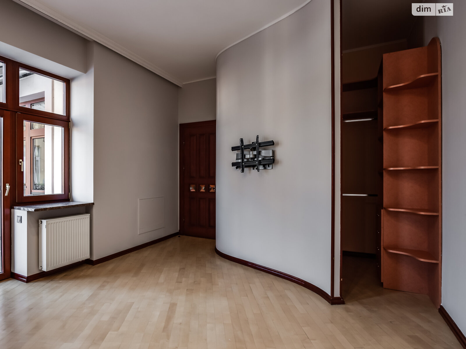 Продажа четырехкомнатной квартиры в Львове, на ул. Юрия Руфа 15, район Лычаковский фото 1