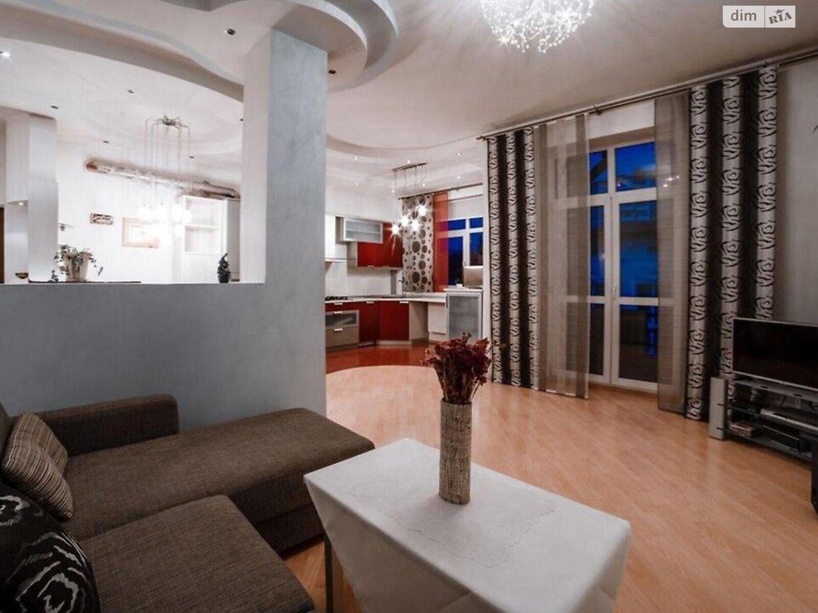Продажа трехкомнатной квартиры в Львове, на ул. Мечникова 18, район Лычаковский фото 1