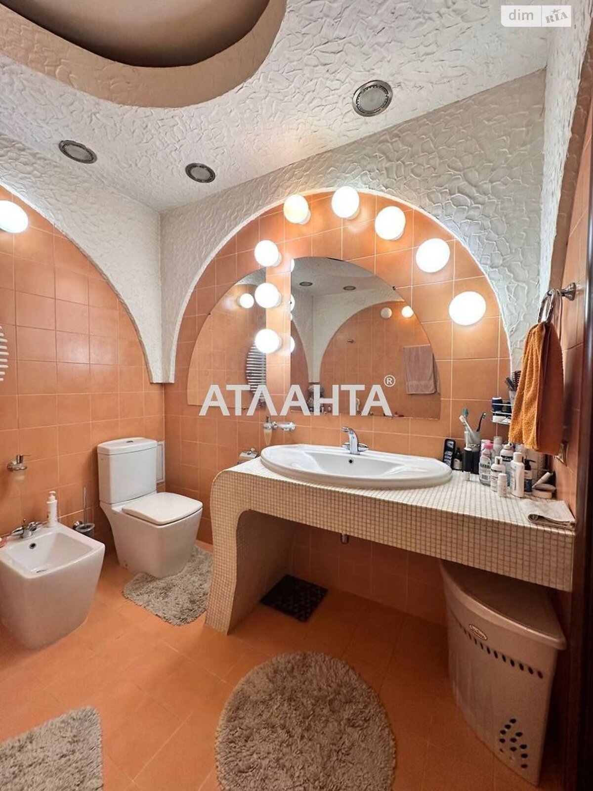 Продажа четырехкомнатной квартиры в Львове, на ул. Олеся Александра, район Лычаковский фото 3 Продажа четырехкомнатной квартиры в Львове, на ул. Олеся Александра, район Лычаковский фото 3