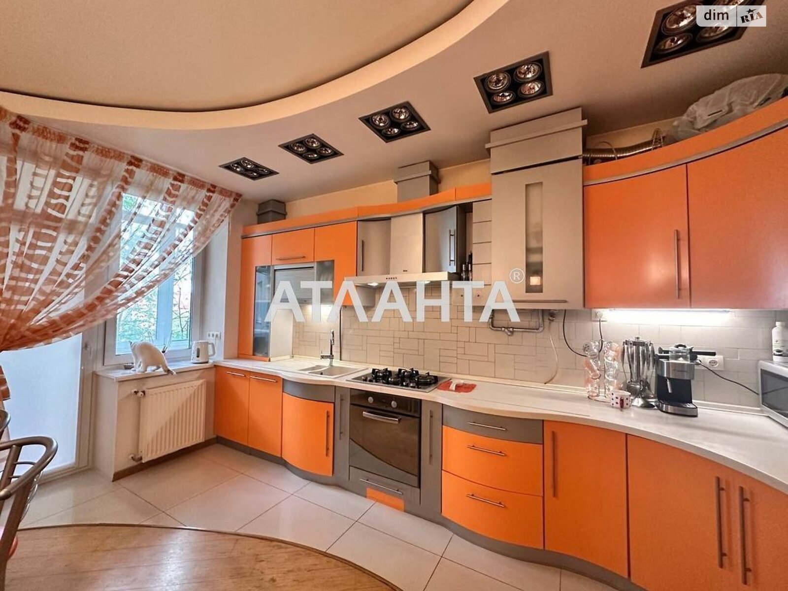 Продажа четырехкомнатной квартиры в Львове, на ул. Олеся Александра, район Лычаковский фото 3 Продажа четырехкомнатной квартиры в Львове, на ул. Олеся Александра, район Лычаковский фото 3