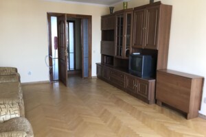 Продажа трехкомнатной квартиры в Львове, на ул. Ярошинской 6, район Майоровка фото 2