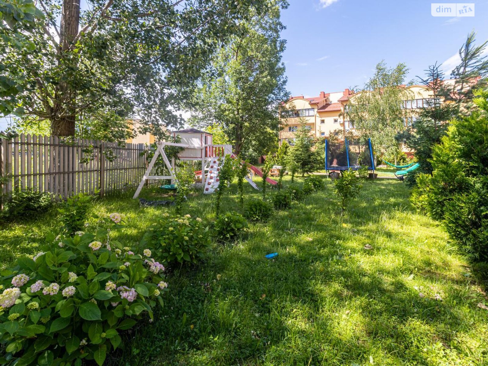 Продаж трикімнатної квартири в Львові, на вул. Мікльоша Карла 3 корпус 9, фото 1 Продаж трикімнатної квартири в Львові, на вул. Мікльоша Карла 3 корпус 9, фото 1