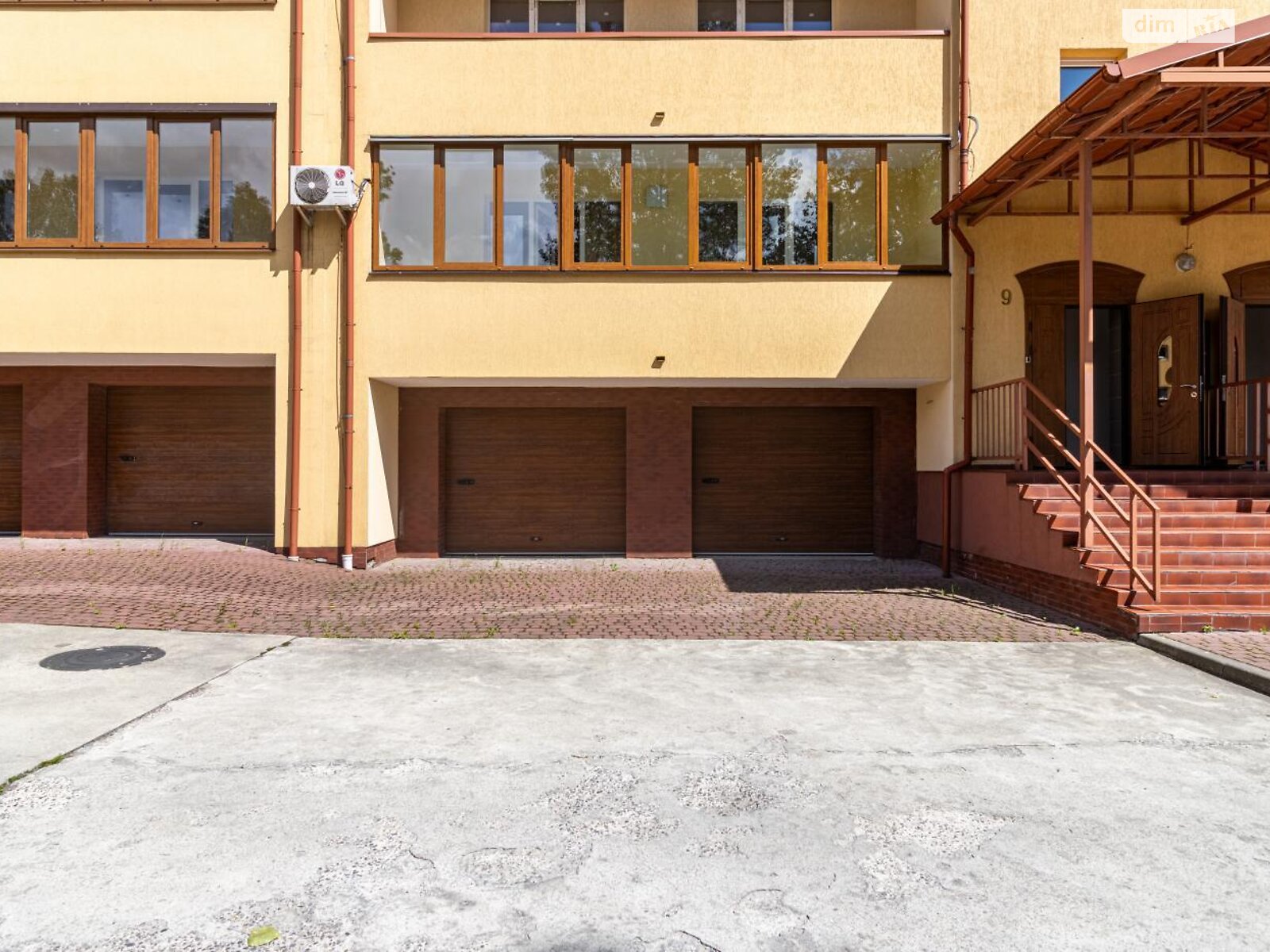 Продаж трикімнатної квартири в Львові, на вул. Мікльоша Карла 3 корпус 9, фото 1 Продаж трикімнатної квартири в Львові, на вул. Мікльоша Карла 3 корпус 9, фото 1