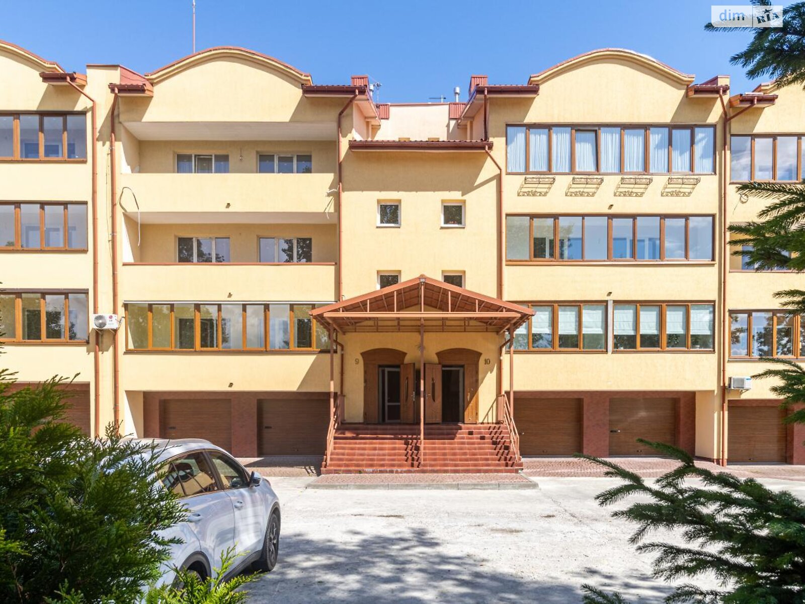 Продаж трикімнатної квартири в Львові, на вул. Мікльоша Карла 3 корпус 9, фото 1 Продаж трикімнатної квартири в Львові, на вул. Мікльоша Карла 3 корпус 9, фото 1