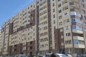 Продаж трикімнатної квартири в Львові, на вул. Угорська 14, район Новий Львів фото 2