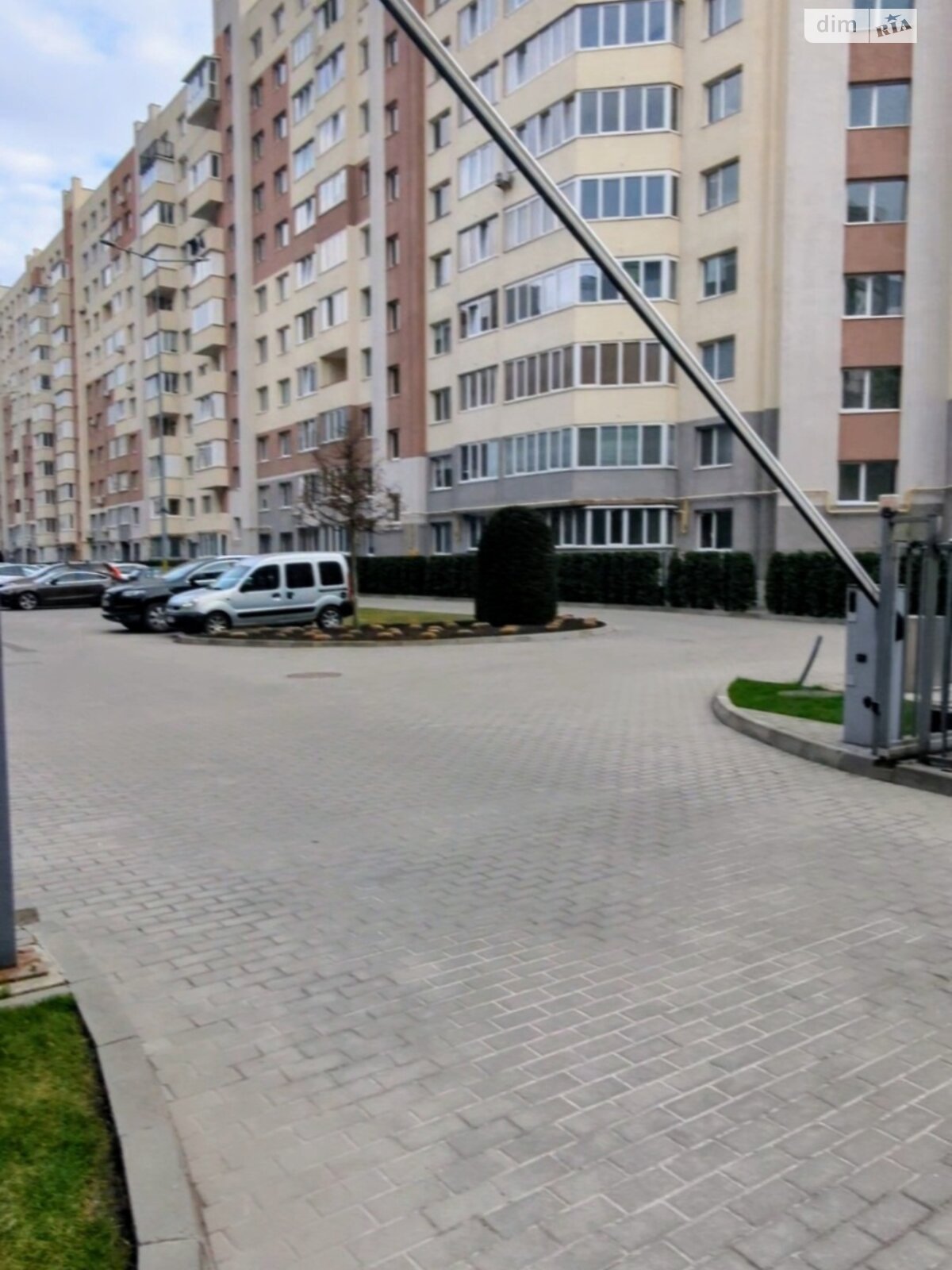Продаж однокімнатної квартири в Львові, на вул. Угорська 14, район Новий Львів фото 1 Продаж однокімнатної квартири в Львові, на вул. Угорська 14, район Новий Львів фото 1