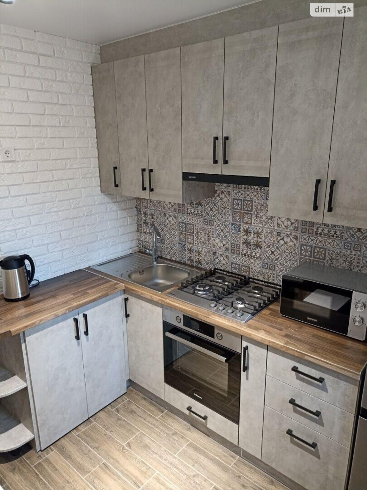 Продаж двокімнатної квартири в Львові, на вул. Федьковича, район Новий Світ фото 1 Продаж двокімнатної квартири в Львові, на вул. Федьковича, район Новий Світ фото 1