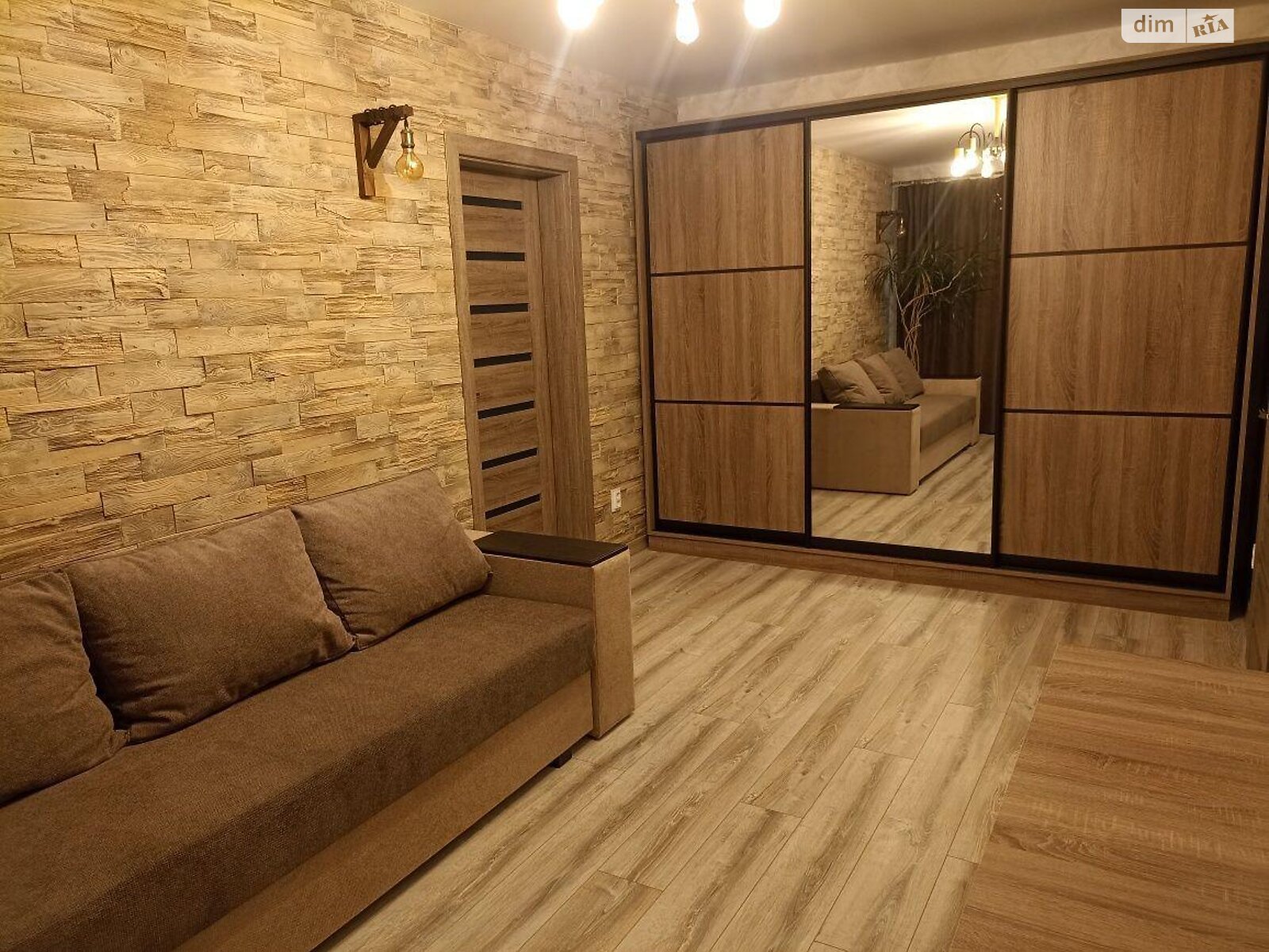 Продаж двокімнатної квартири в Львові, на вул. Федьковича, район Новий Світ фото 1 Продаж двокімнатної квартири в Львові, на вул. Федьковича, район Новий Світ фото 1