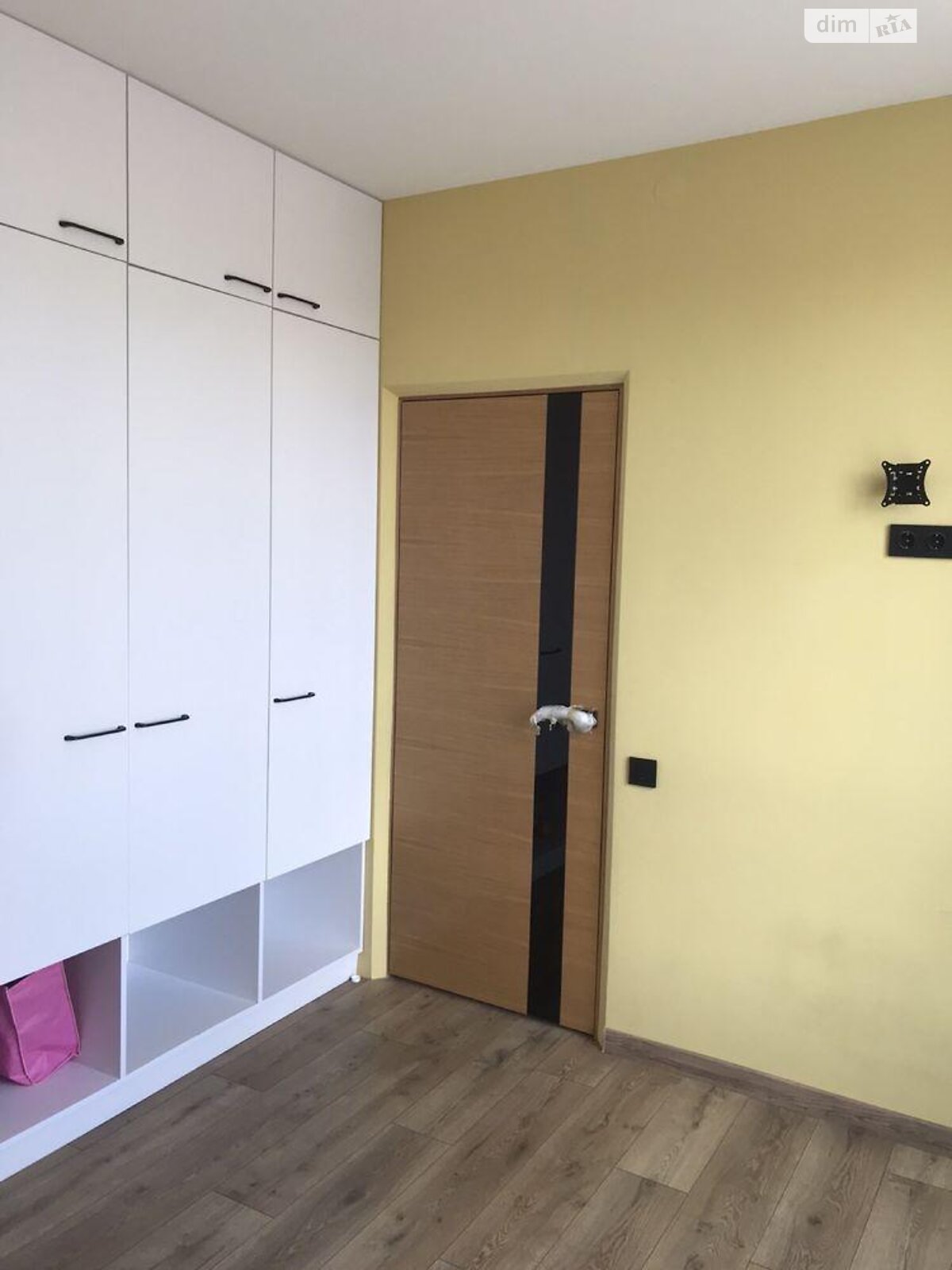 Продаж двокімнатної квартири в Львові, на вул. Героїв УПА, район Новий Світ фото 1 Продаж двокімнатної квартири в Львові, на вул. Героїв УПА, район Новий Світ фото 1
