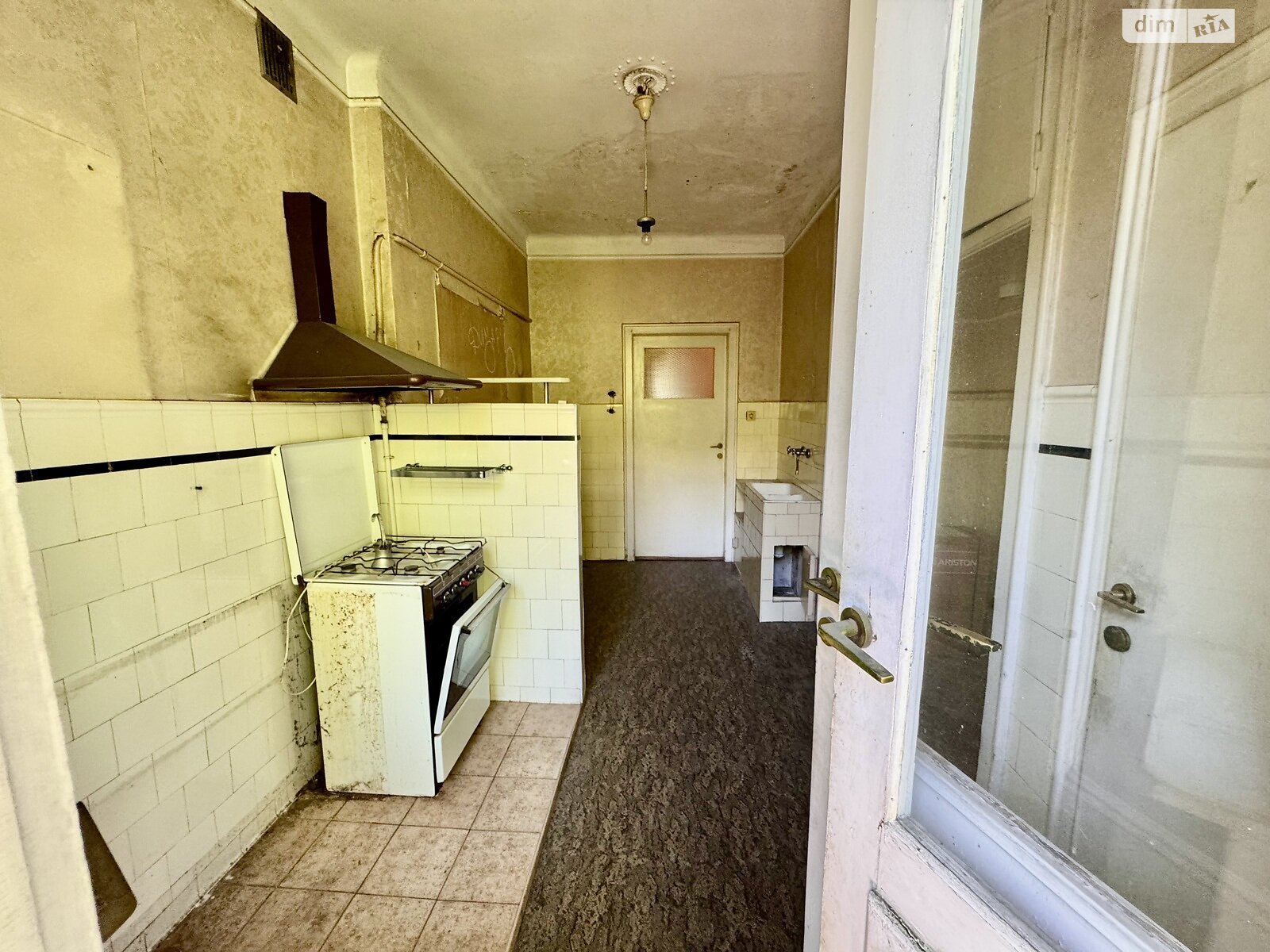 Продаж трикімнатної квартири в Львові, на вул. Київська, район Новий Світ фото 1 Продаж трикімнатної квартири в Львові, на вул. Київська, район Новий Світ фото 1