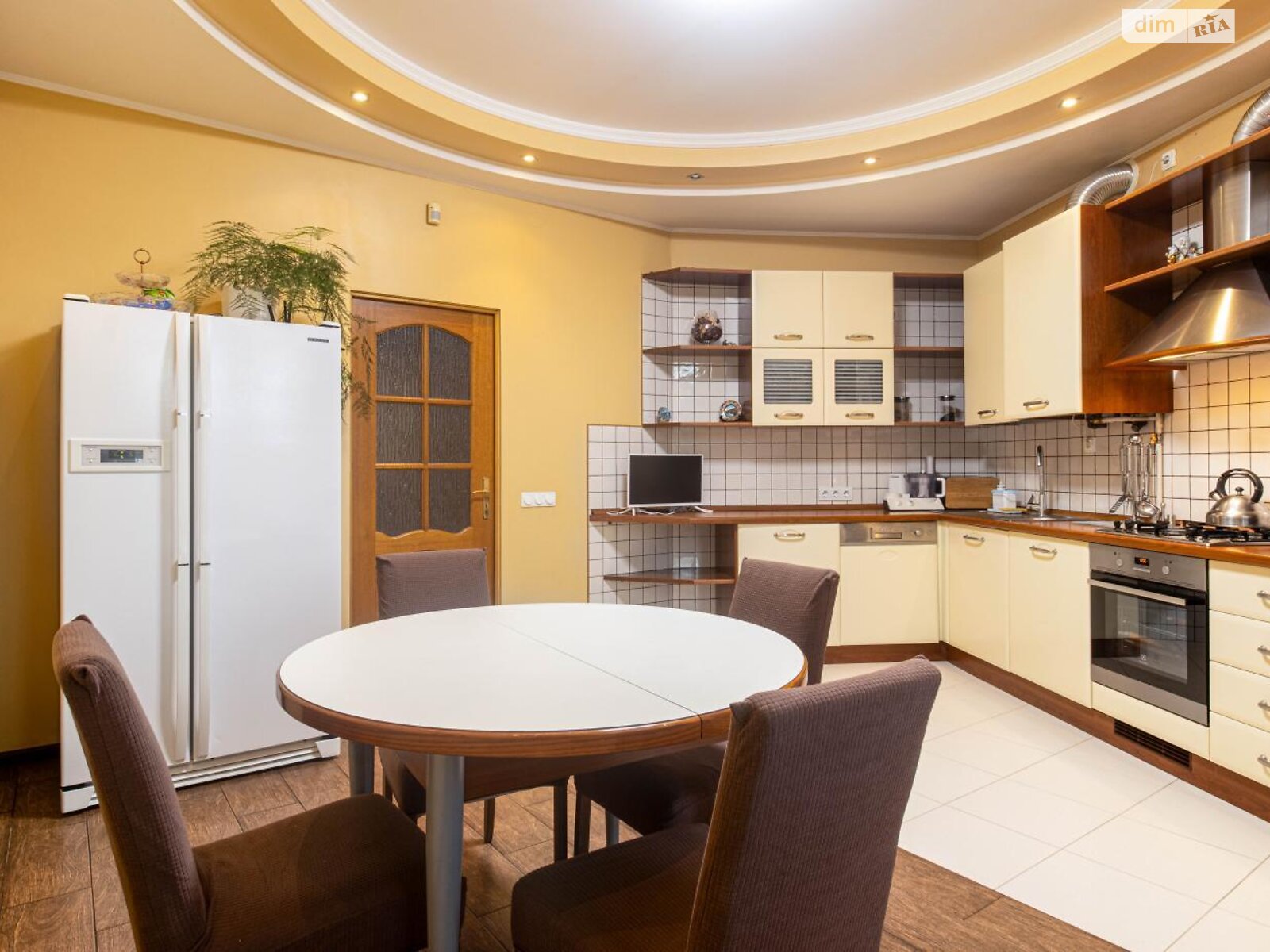 Продажа трехкомнатной квартиры в Львове, на ул. Киевская 20, район Новый Свет фото 1 Продажа трехкомнатной квартиры в Львове, на ул. Киевская 20, район Новый Свет фото 1