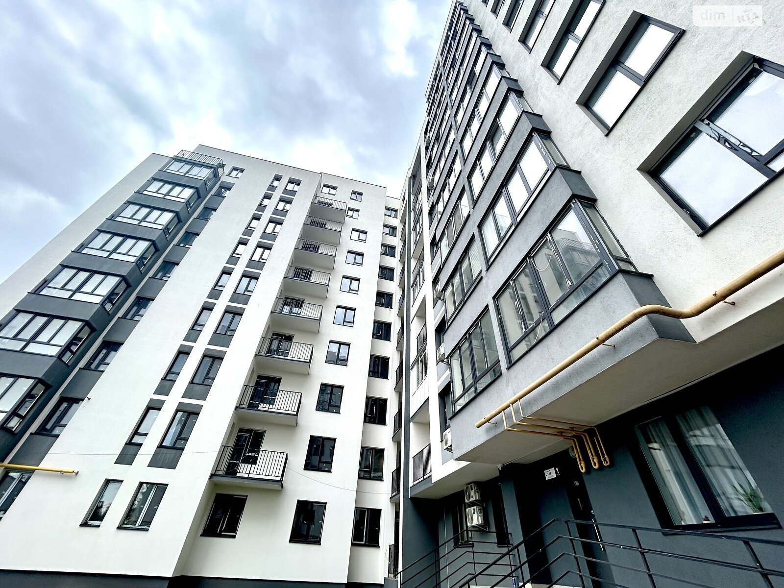 Продажа двухкомнатной квартиры в Львове, на ул. Длинная 30А, район Пасеки фото 1 Продажа двухкомнатной квартиры в Львове, на ул. Длинная 30А, район Пасеки фото 1