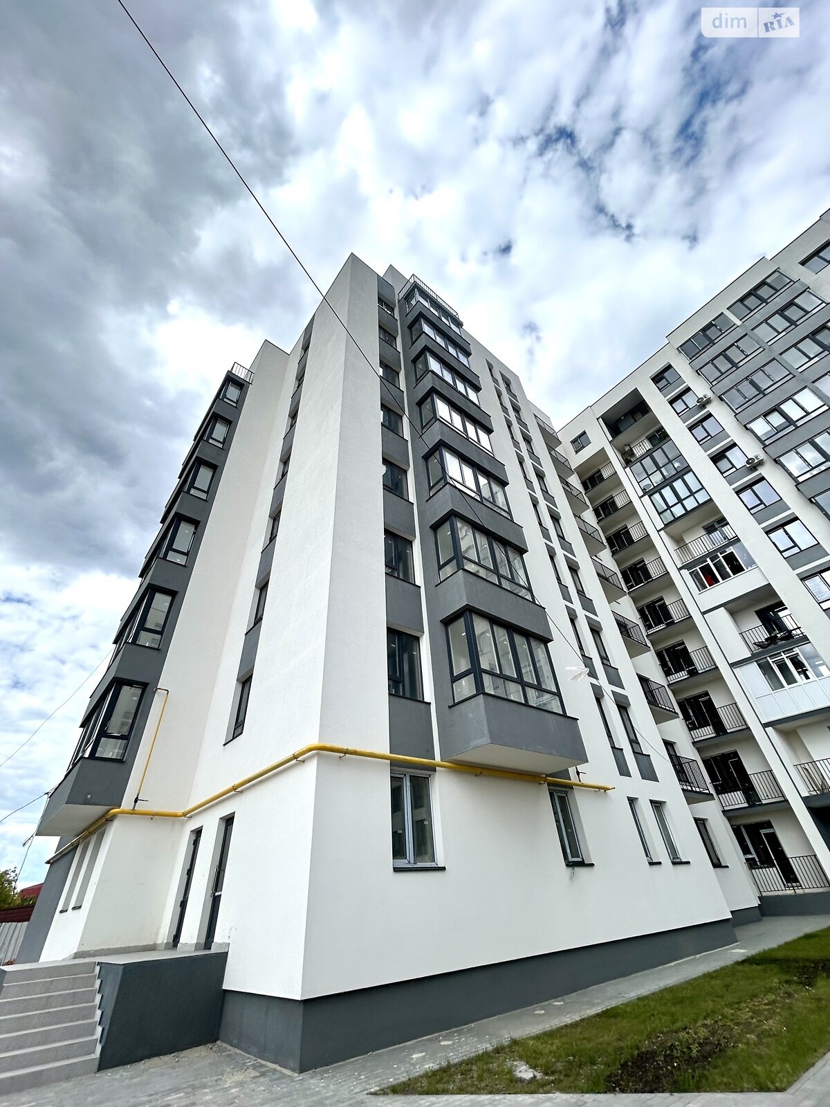 Продажа трехкомнатной квартиры в Львове, на ул. Длинная 30, район Пасеки фото 1 Продажа трехкомнатной квартиры в Львове, на ул. Длинная 30, район Пасеки фото 1