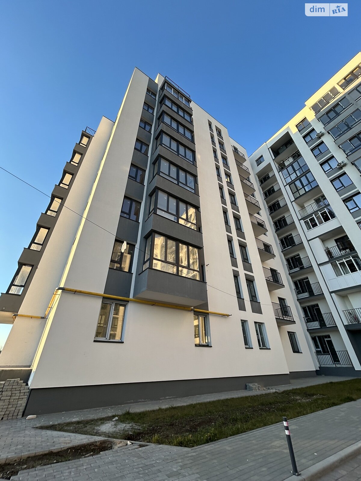 Продажа трехкомнатной квартиры в Львове, на ул. Длинная 30, район Пасеки фото 1 Продажа трехкомнатной квартиры в Львове, на ул. Длинная 30, район Пасеки фото 1