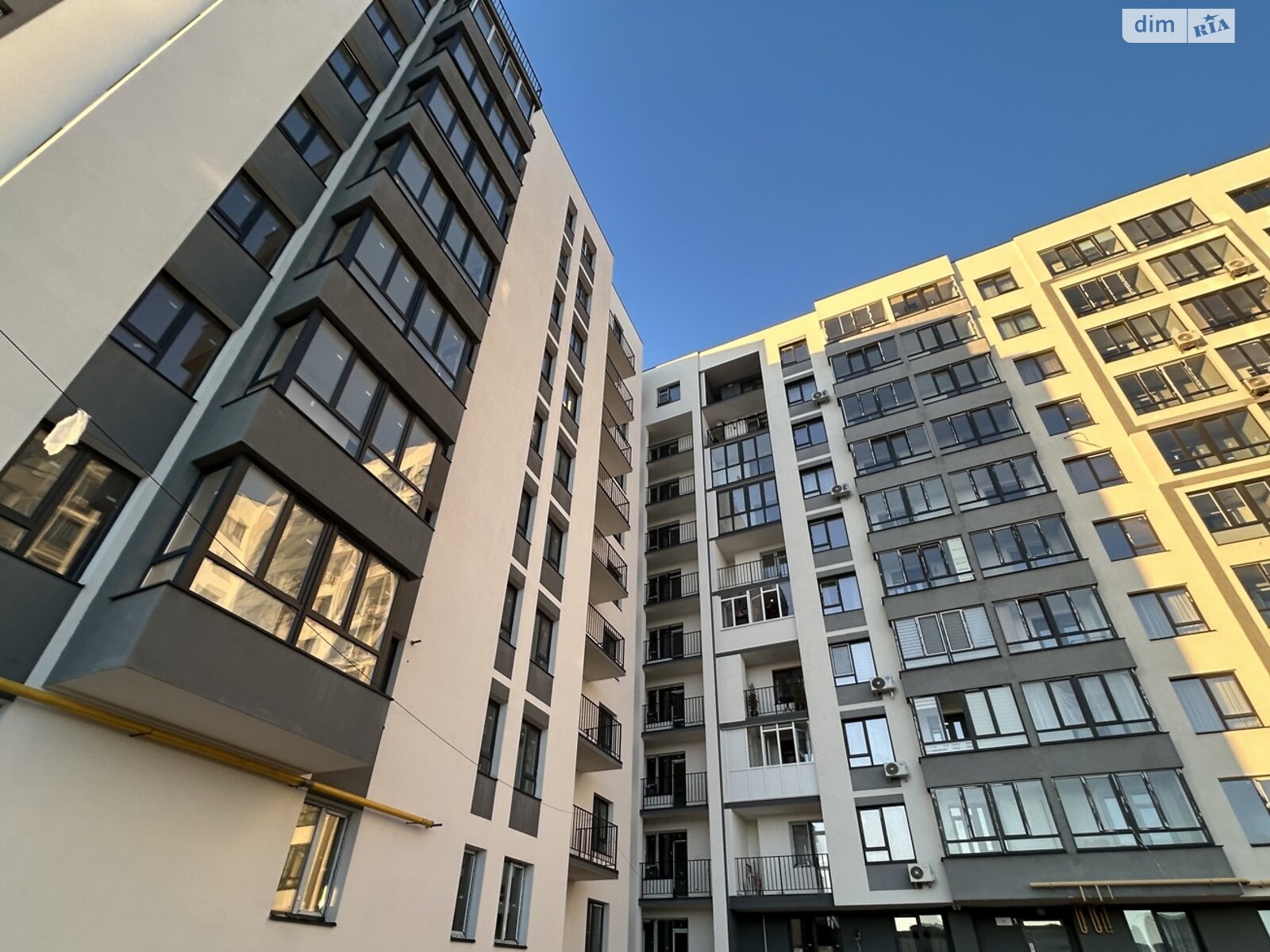 Продажа трехкомнатной квартиры в Львове, на ул. Длинная 30, район Пасеки фото 1 Продажа трехкомнатной квартиры в Львове, на ул. Длинная 30, район Пасеки фото 1