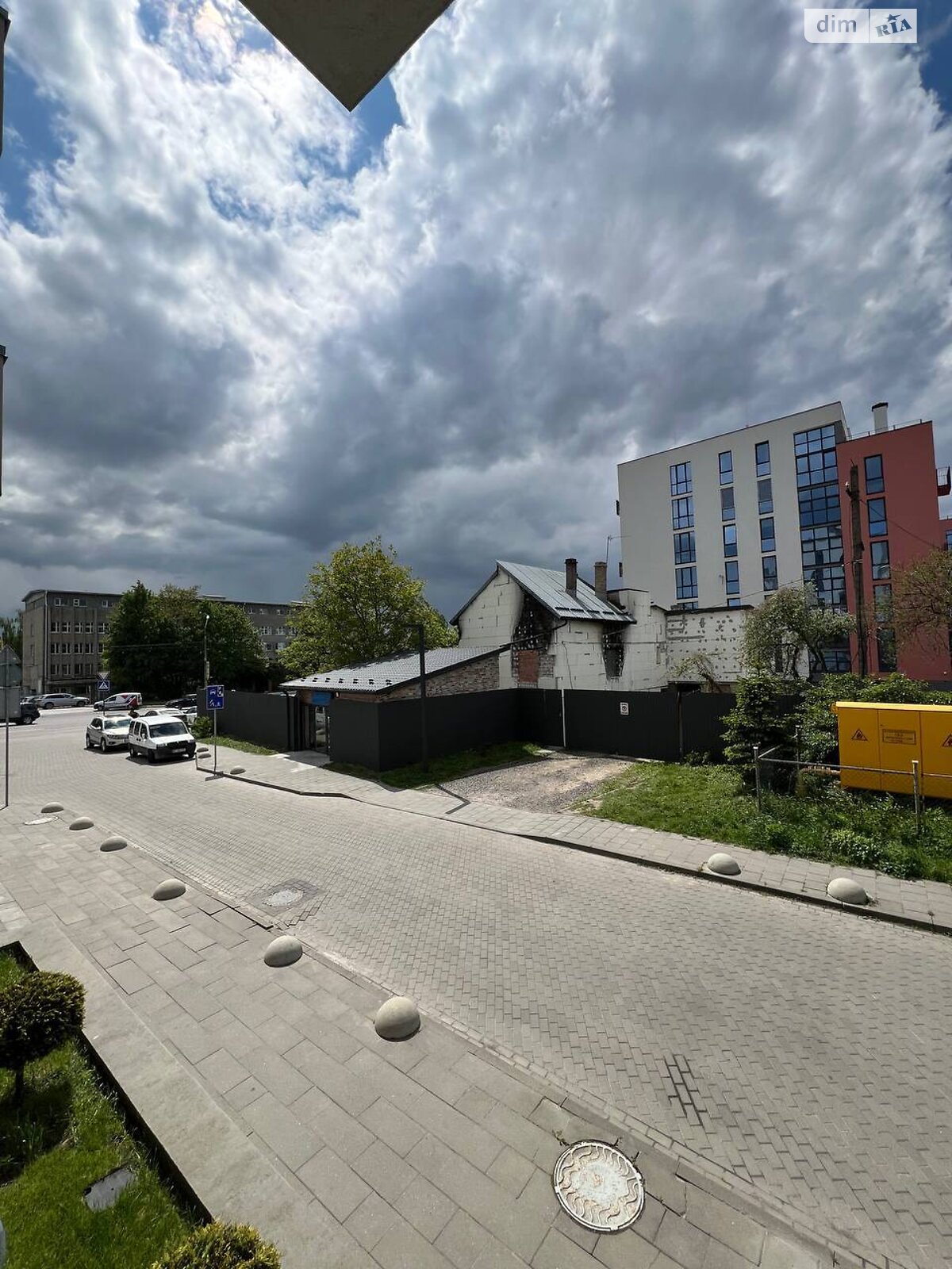 Продаж двокімнатної квартири в Львові, на вул. Пасічна, район Пасіки фото 1 Продаж двокімнатної квартири в Львові, на вул. Пасічна, район Пасіки фото 1