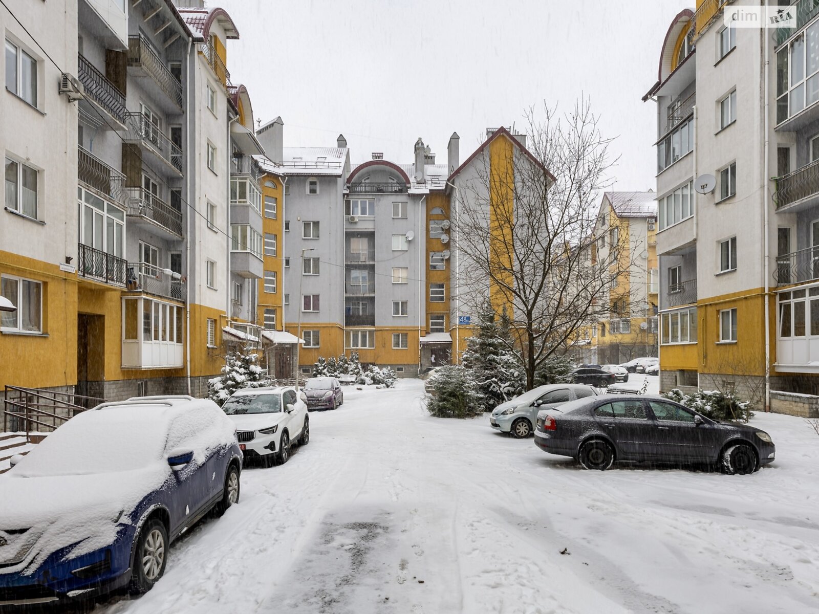 Продаж чотирикімнатної квартири в Львові, на вул. Вашингтона Джорджа 4А корпус  9, район Пасіки фото 1