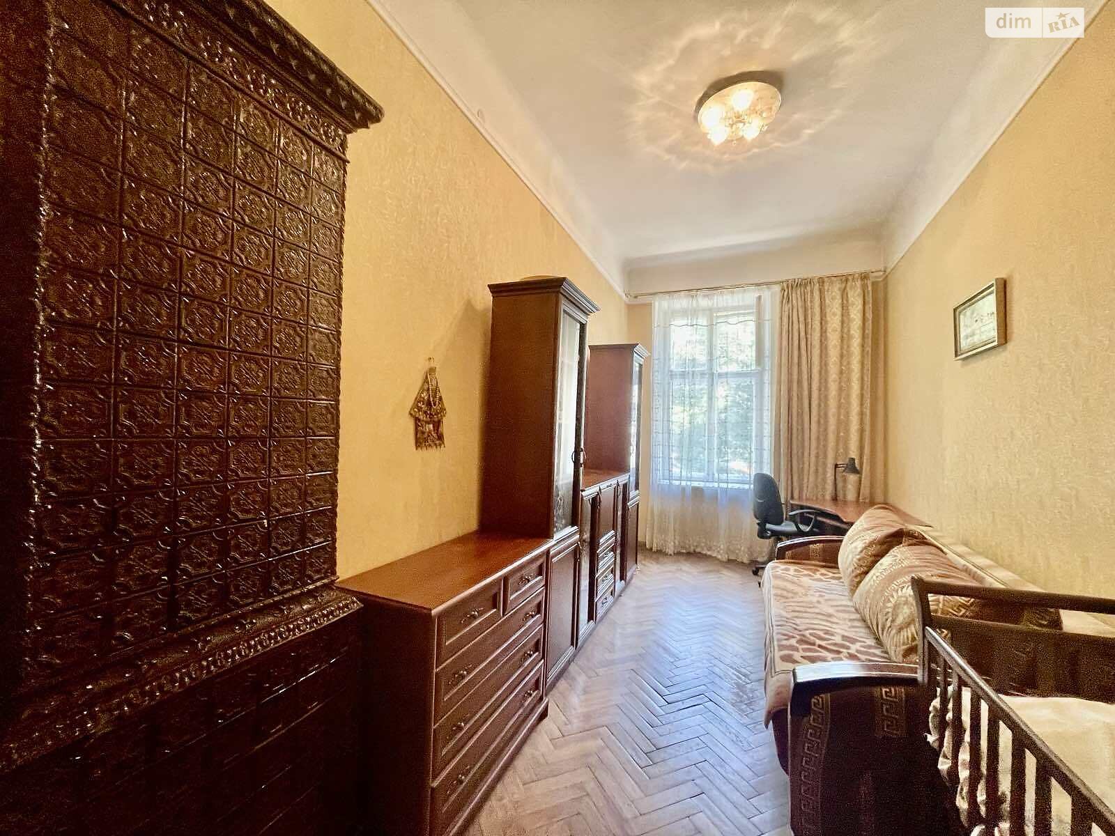 Продаж двокімнатної квартири в Львові, на пл. Данила Галицького, район Площа Ринок фото 1 Продаж двокімнатної квартири в Львові, на пл. Данила Галицького, район Площа Ринок фото 1
