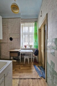 Продаж трикімнатної квартири в Львові, на пл. Данила Галицького 6, район Площа Ринок фото 2