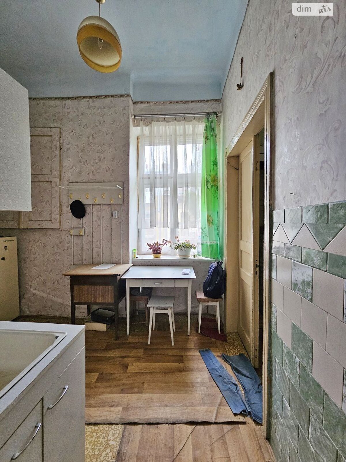 Продажа трехкомнатной квартиры в Львове, на пл. Даниила Галицкого 6, район Площадь Рынок фото 1 Продажа трехкомнатной квартиры в Львове, на пл. Даниила Галицкого 6, район Площадь Рынок фото 1