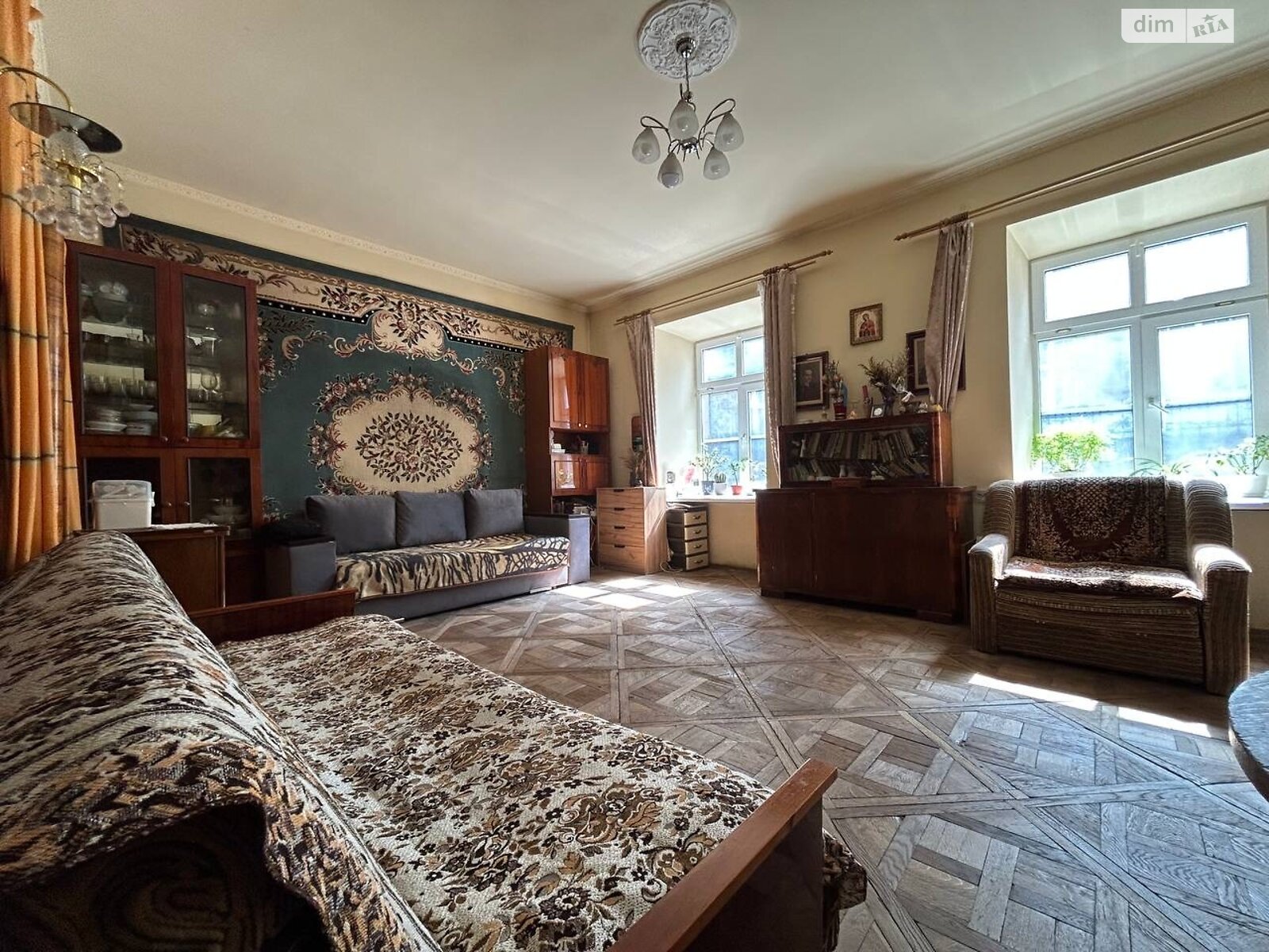 Продаж двокімнатної квартири в Львові, на вул. Руська 3, район Площа Ринок фото 1