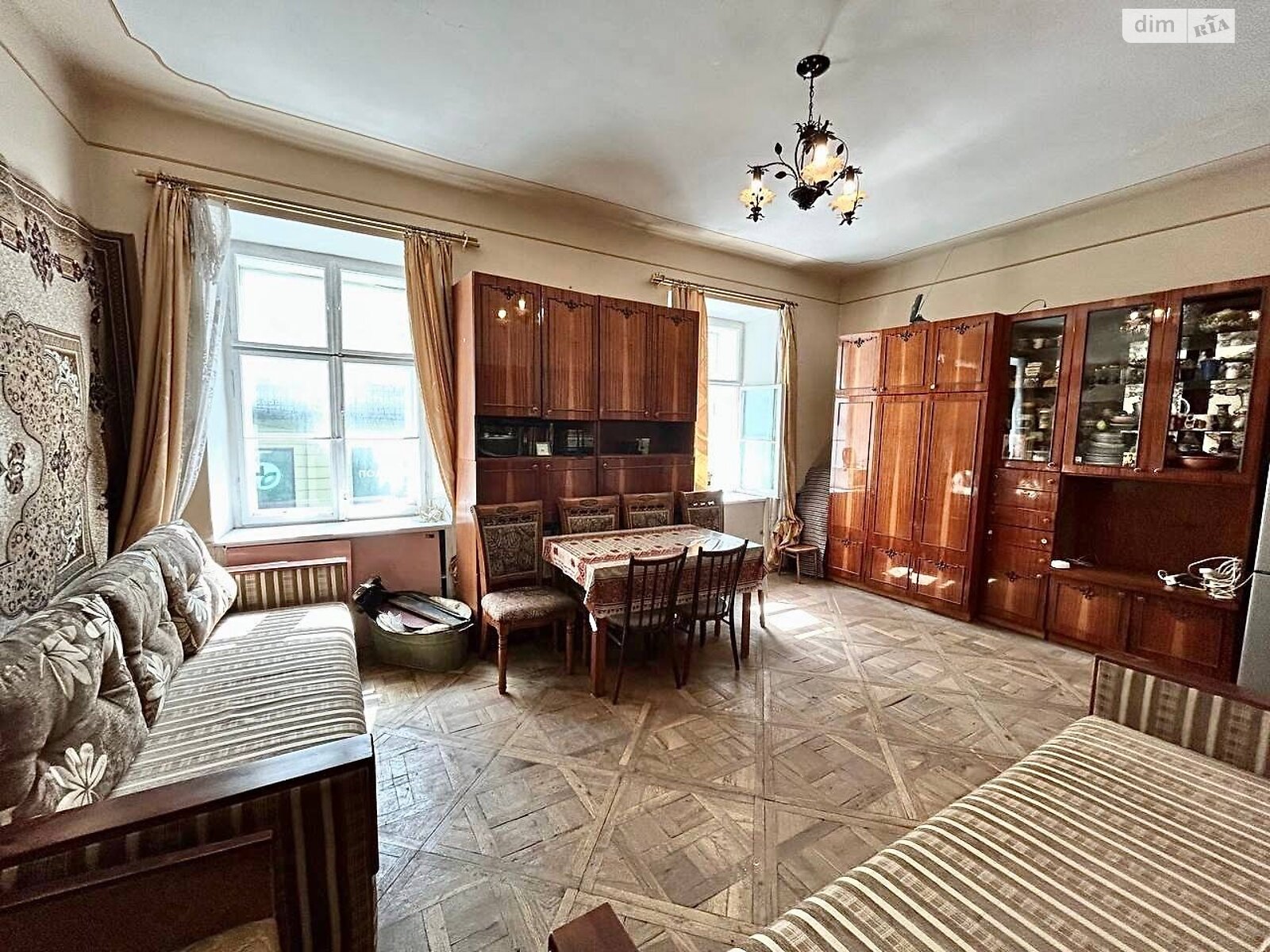 Продаж двокімнатної квартири в Львові, на вул. Руська 3, район Площа Ринок фото 1