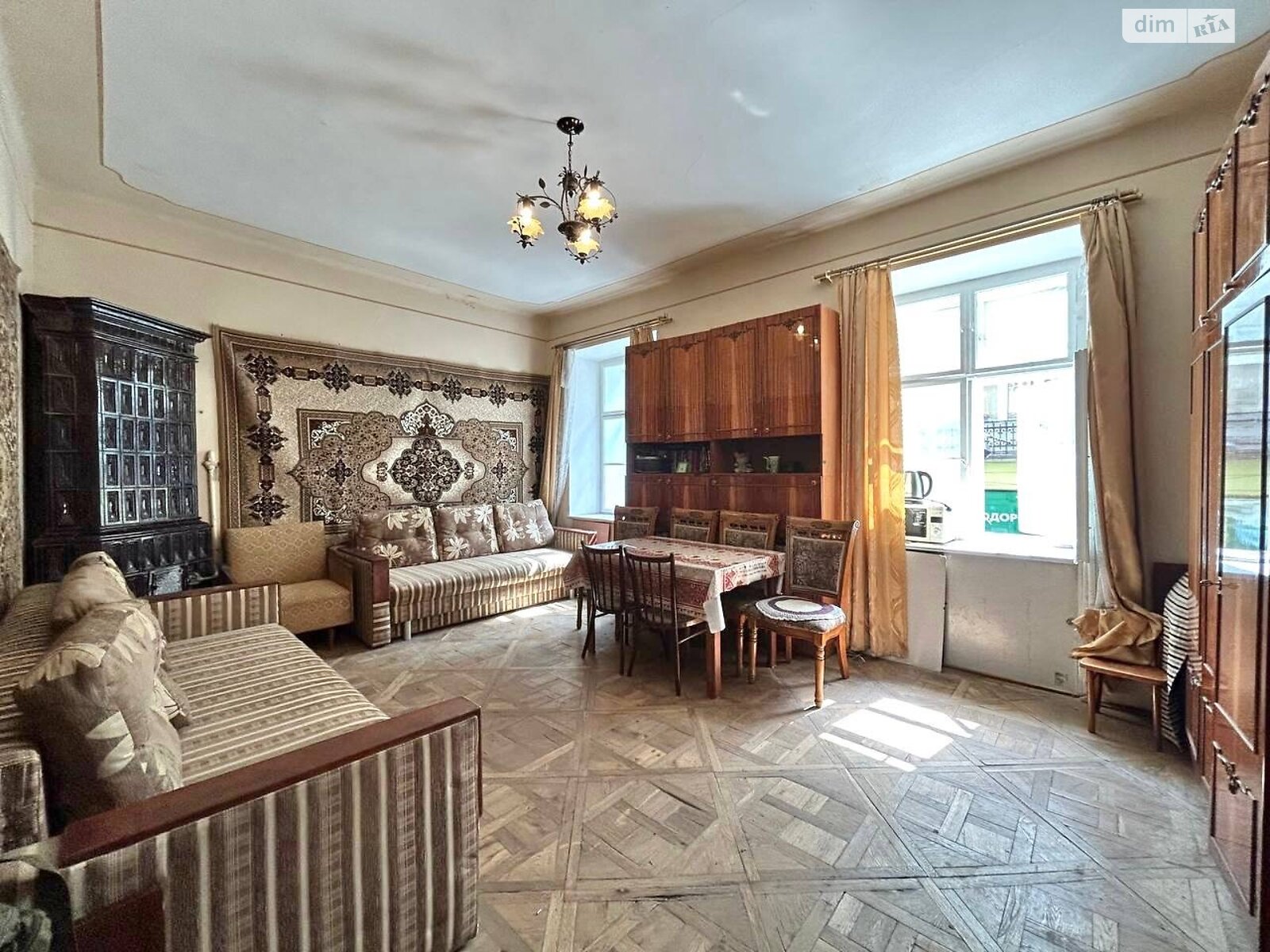 Продаж двокімнатної квартири в Львові, на вул. Руська 3, район Площа Ринок фото 1