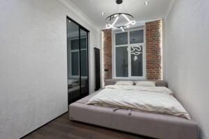 Продаж двокімнатної квартири в Львові, на пл. Ринок 5, район Площа Ринок фото 2