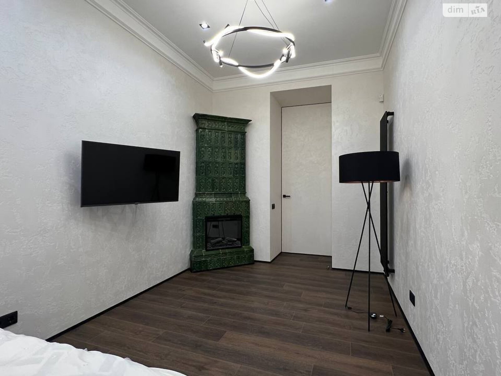 Продаж двокімнатної квартири в Львові, на пл. Ринок 5, район Площа Ринок фото 1