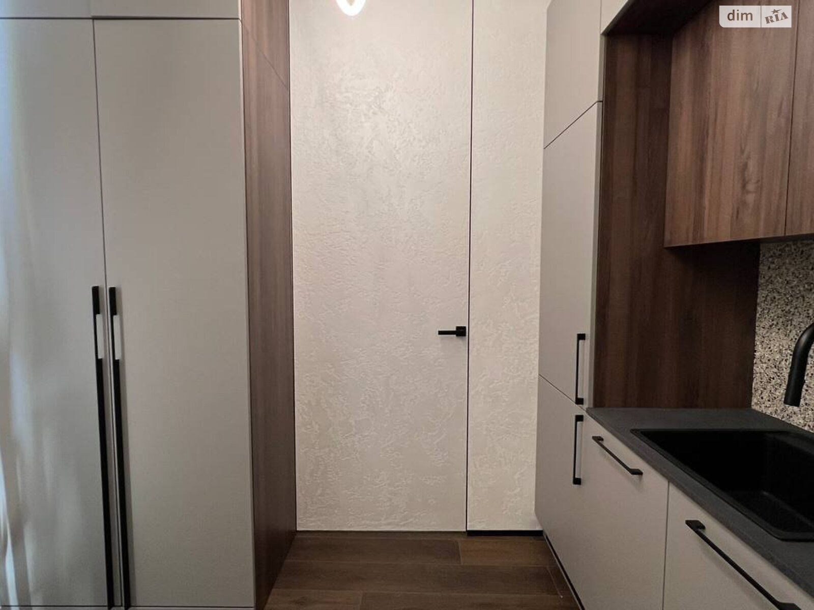 Продаж двокімнатної квартири в Львові, на пл. Ринок 5, район Площа Ринок фото 1