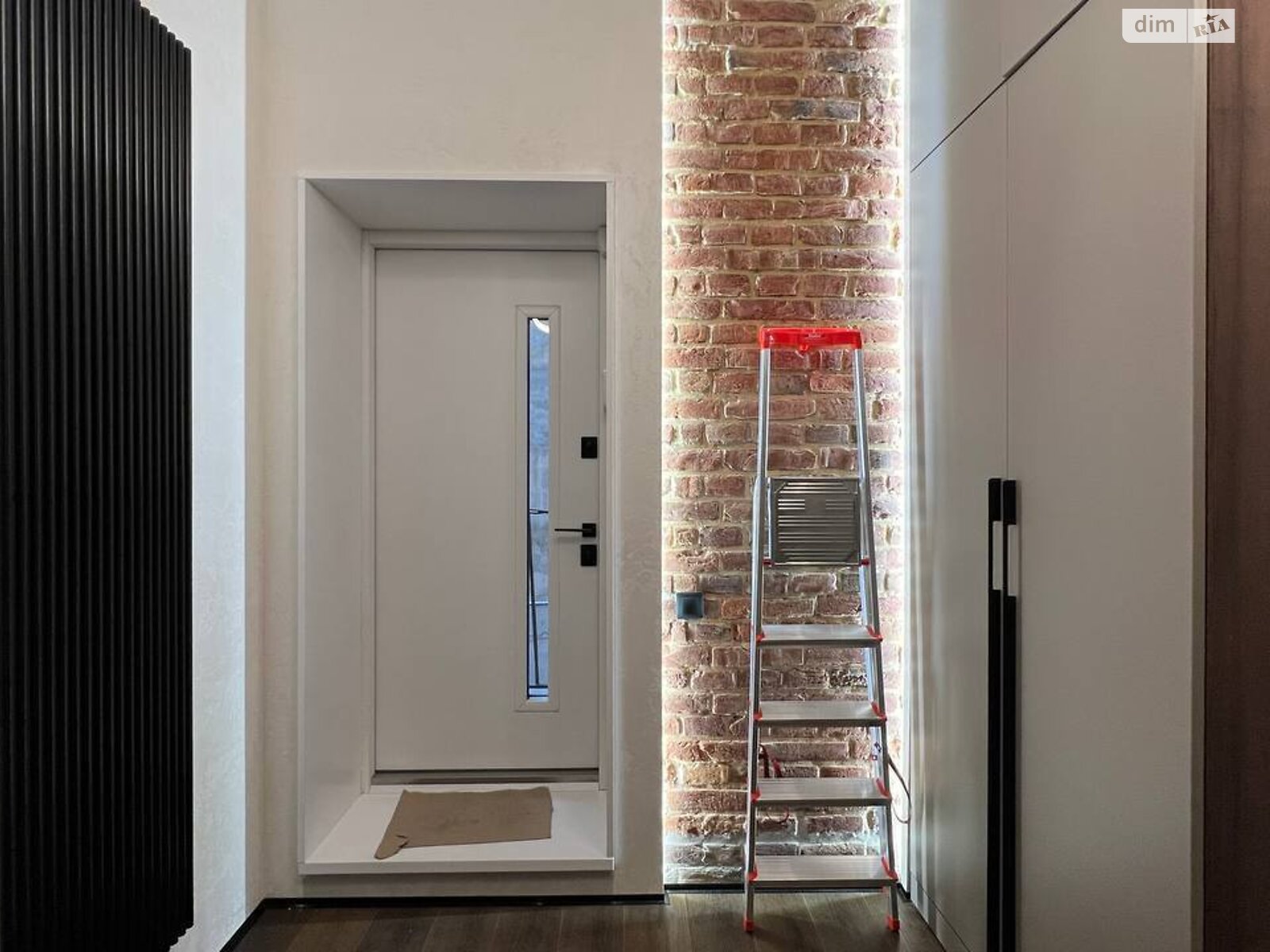 Продаж двокімнатної квартири в Львові, на пл. Ринок 5, район Площа Ринок фото 1