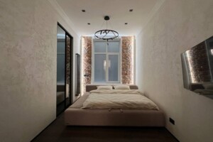 Продаж двокімнатної квартири в Львові, на пл. Ринок 5, район Площа Ринок фото 2