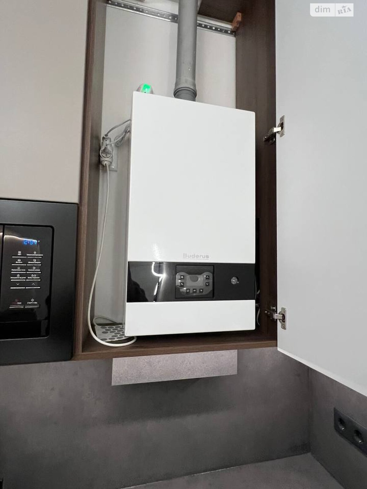 Продаж двокімнатної квартири в Львові, на пл. Ринок 5, район Площа Ринок фото 1