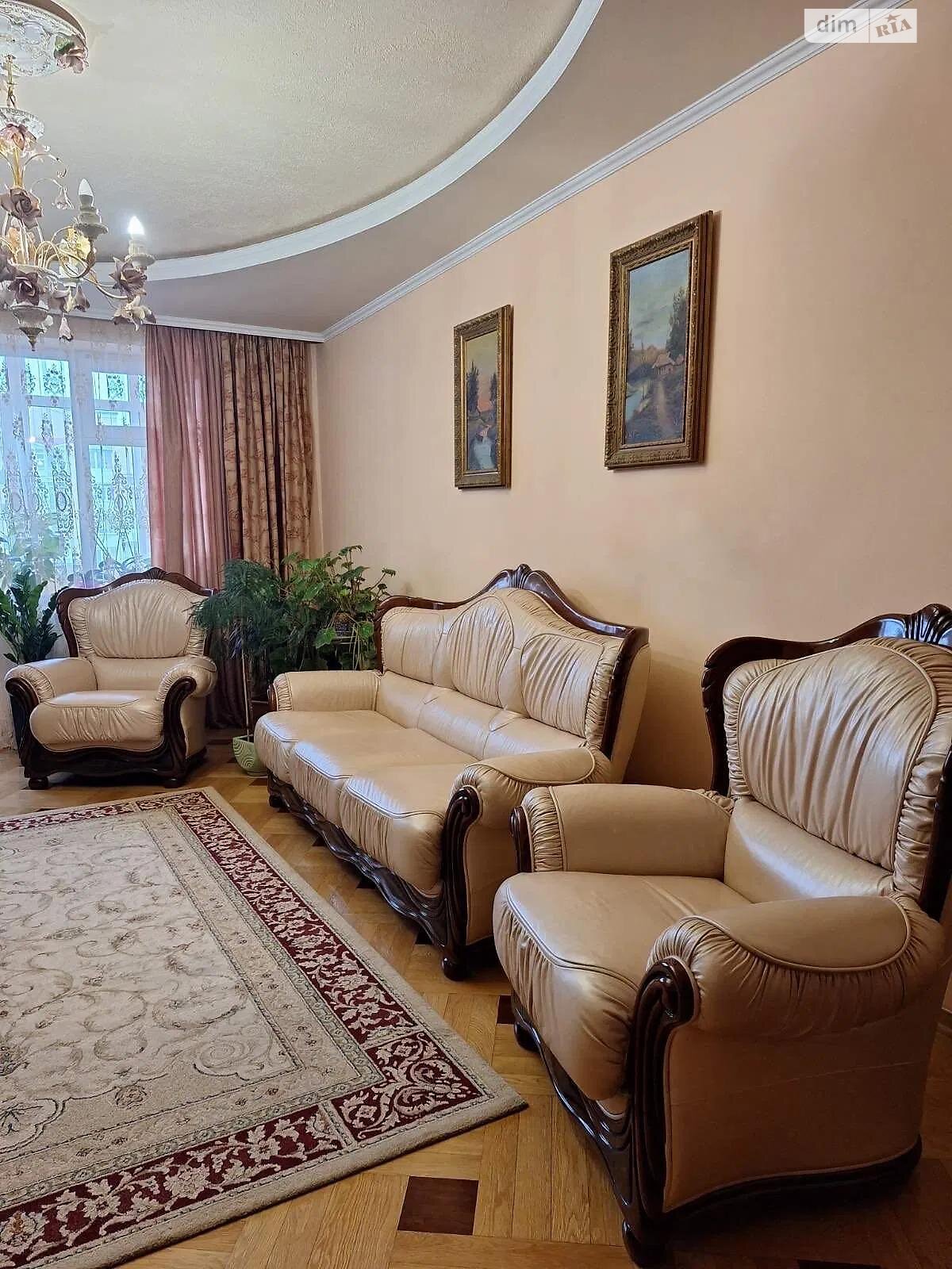 Продаж трикімнатної квартири в Львові, на вул. Плугова 6А, фото 1 Продаж трикімнатної квартири в Львові, на вул. Плугова 6А, фото 1