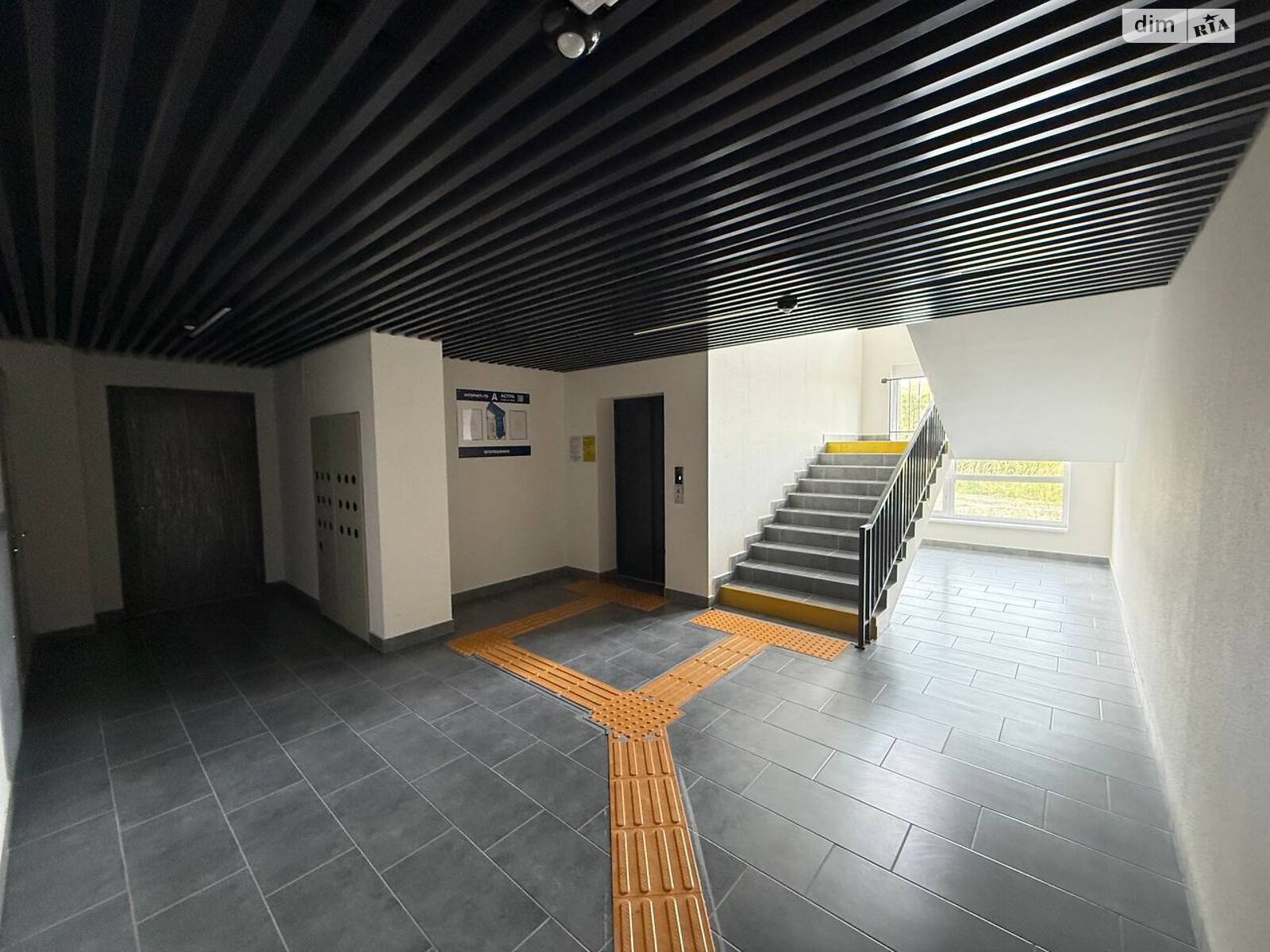 Продаж трикімнатної квартири в Львові, на вул. Хмельницького Богдана 207Г, район Підзамче фото 1 Продаж трикімнатної квартири в Львові, на вул. Хмельницького Богдана 207Г, район Підзамче фото 1