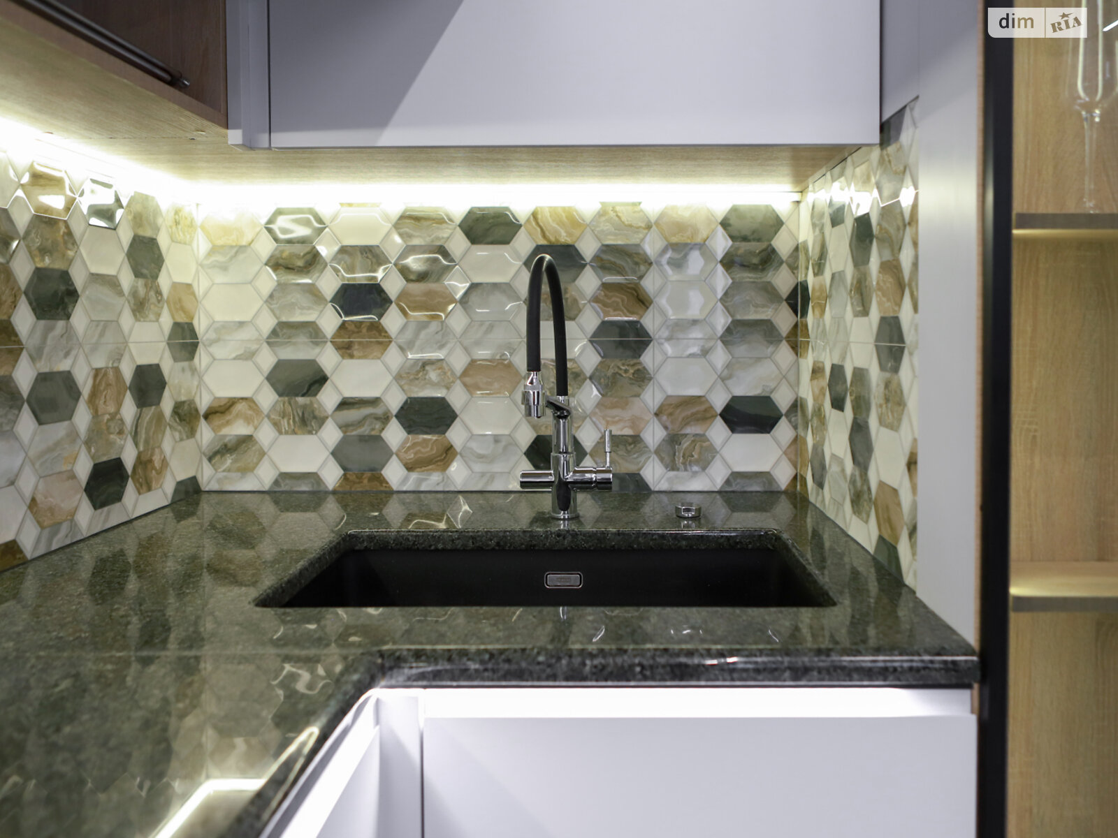 Продаж трикімнатної квартири в Львові, на вул. Хмельницького Богдана 207Г, район Підзамче фото 1 Продаж трикімнатної квартири в Львові, на вул. Хмельницького Богдана 207Г, район Підзамче фото 1