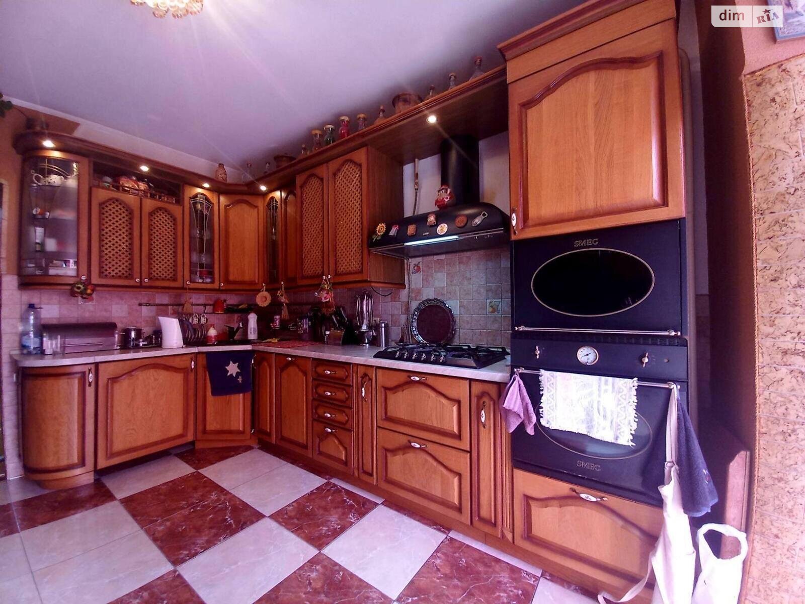 Продажа шестикомнатной квартиры в Львове, на ул. Квитовая 26, район Подзамче фото 1 Продажа шестикомнатной квартиры в Львове, на ул. Квитовая 26, район Подзамче фото 1