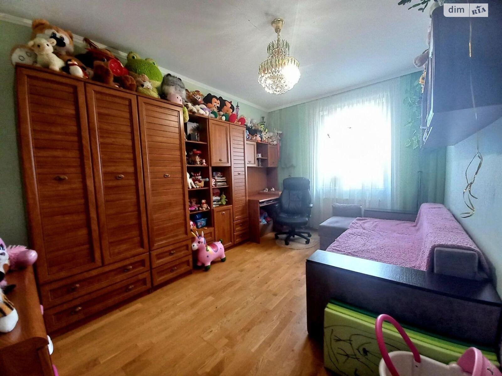 Продажа шестикомнатной квартиры в Львове, на ул. Квитовая 26, район Подзамче фото 1 Продажа шестикомнатной квартиры в Львове, на ул. Квитовая 26, район Подзамче фото 1